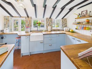 Kitchen- click for photo gallery